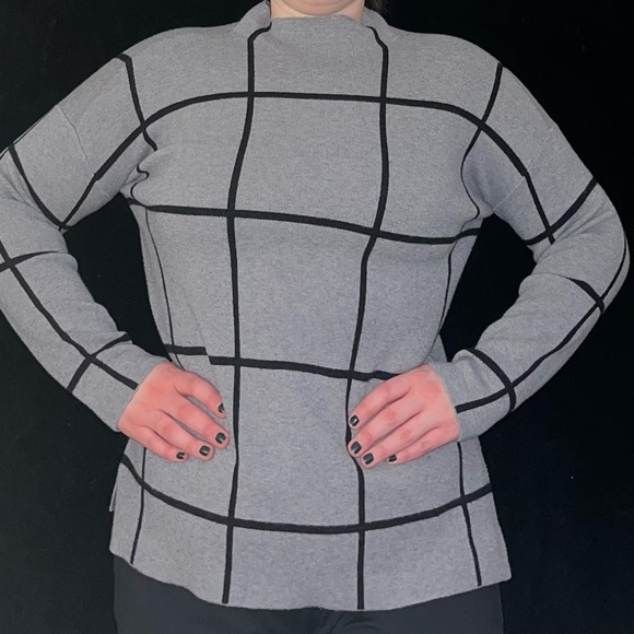 Pretty block patterned sweater. - Picture 3 of 4